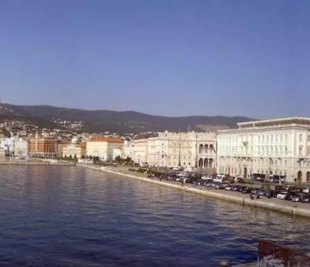 Al Ferdinandeo Τεργέστη